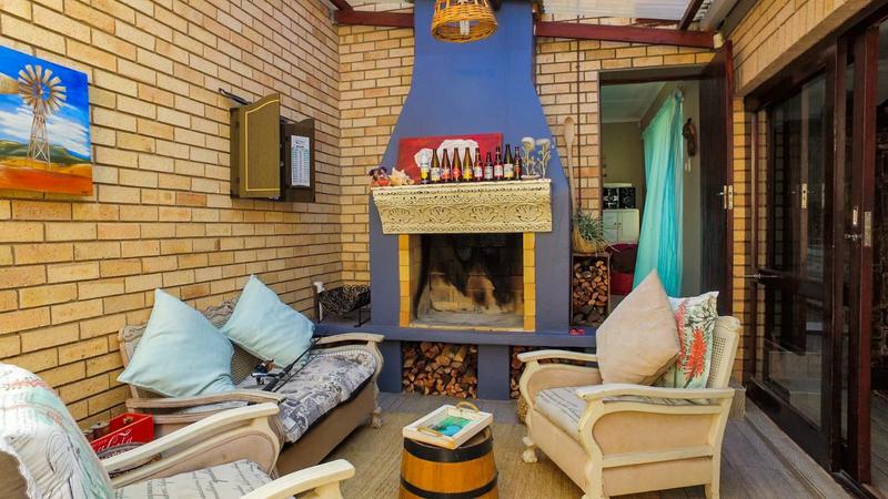 4 Bedroom Property for Sale in Wavecrest Eastern Cape